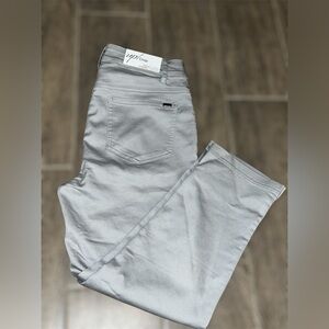 UP! Grey Crop Pants – Size 4 – Pull-On Stretch – 22” Inseam